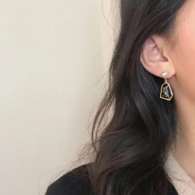 Irregular Pearl Drop Earrings